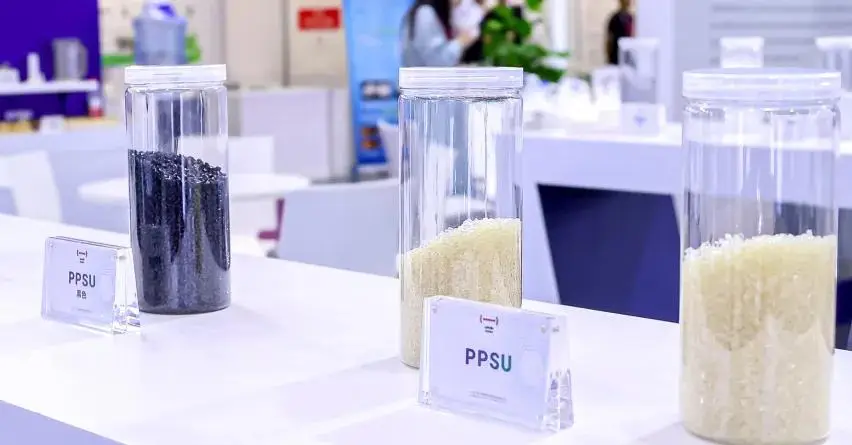 Presentazione del materiale delle visiere per il casco dei pompieri: le prestazioni eccezionali e le applicazioni di PPSU e PSU