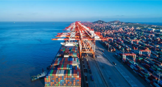 Barriere commerciali rimodellano il panorama dell'industria plastica