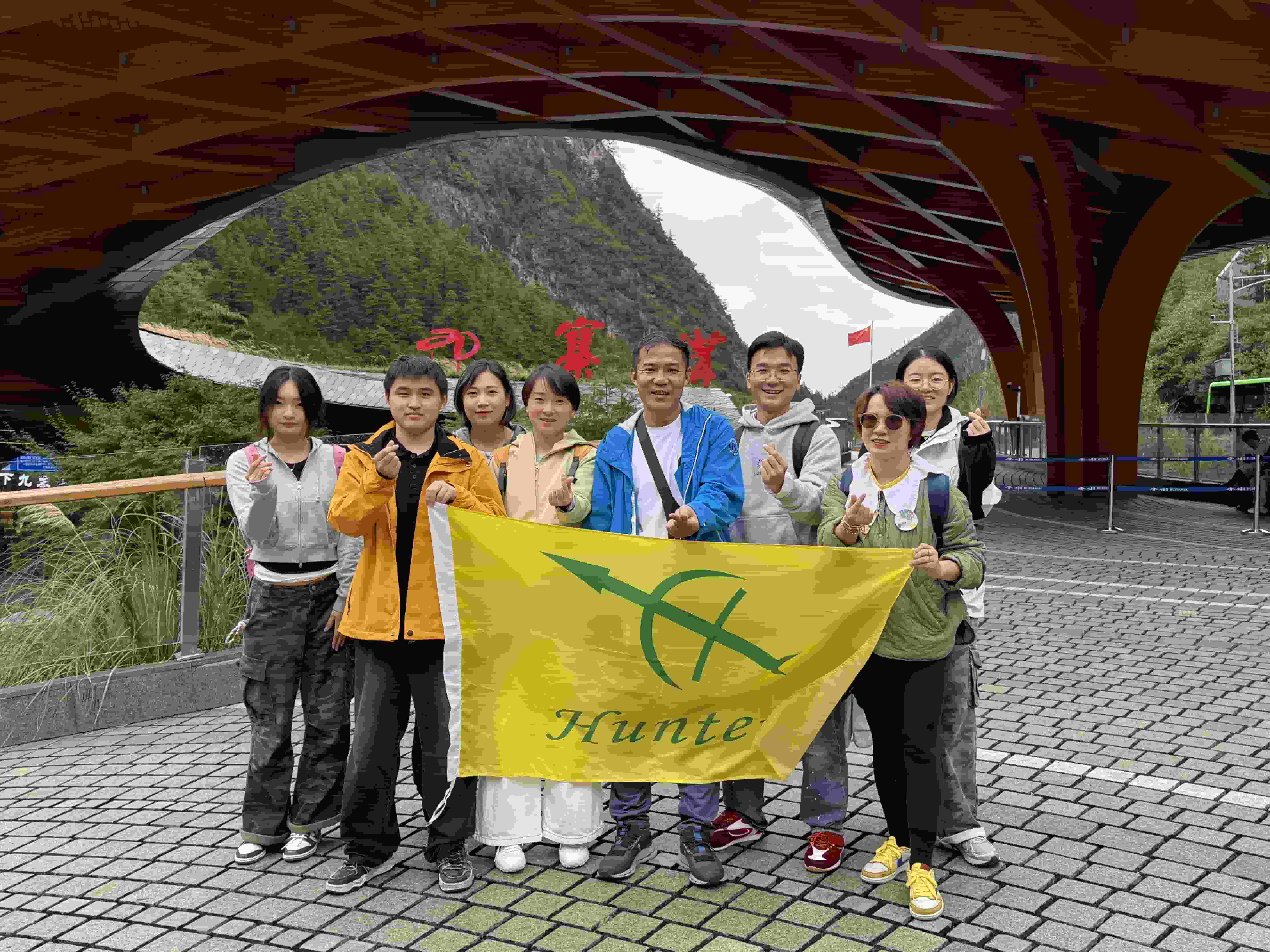 Oltre le montagne e i mari, unendo l'artigianato | Documentario del viaggio di team building