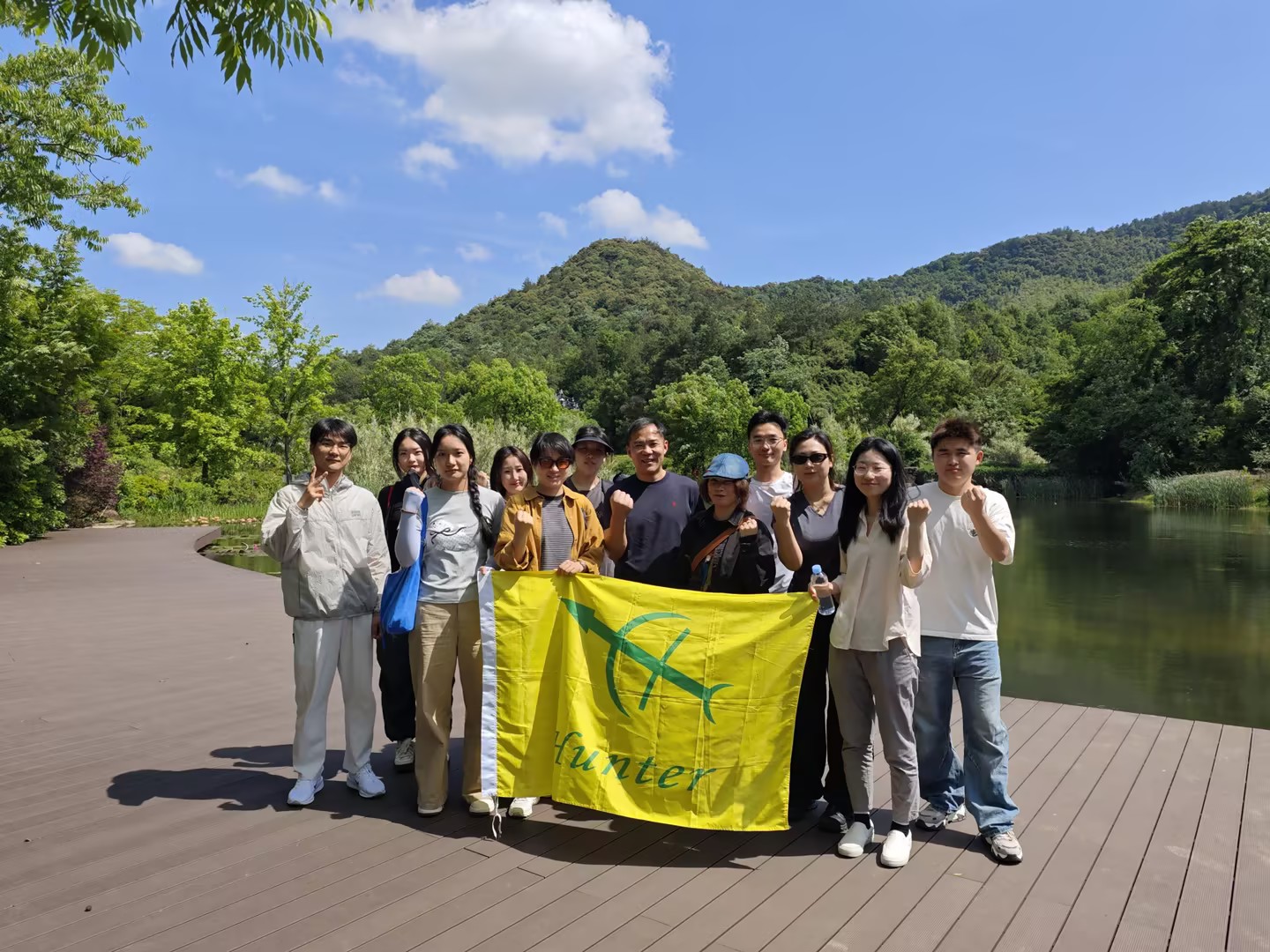 La montagna ricorda, il vento ricorda, noi ricordiamo: Anji Team Building – Un gruppo va oltre uno solo